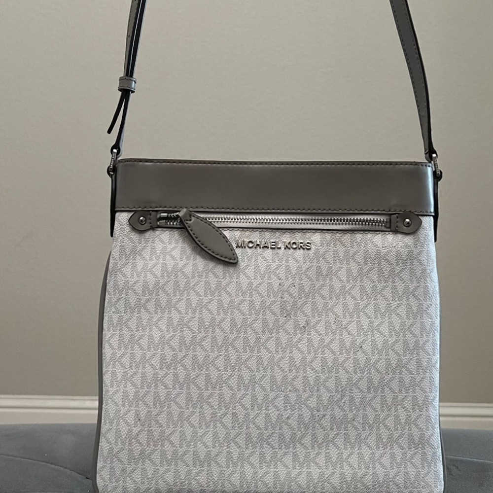 Micheal Kors bag